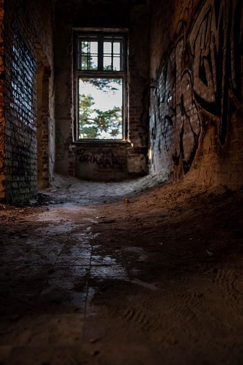 弃 建造 涂鸦 破旧的 废墟 墙 窗户 结构 Urbex
