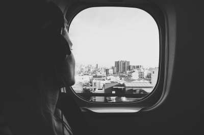 飞机 航空公司 旅行 黑和白 窗户 看法 建造 人们 灰色的旅行