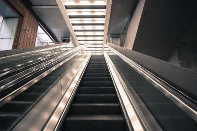 自动扶梯 车站 运输 地铁 城市 民众 城市的 过境 旅行