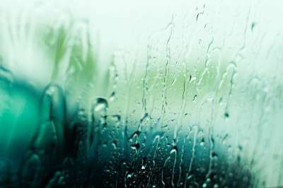 雨 模糊 窗户 风暴 背景 反射 水晶 玻璃 忧郁症 颜色