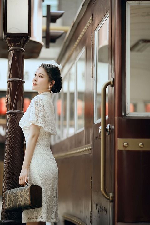亚洲女人 火车 优质的 时尚 肖像 女士 美丽 魅力