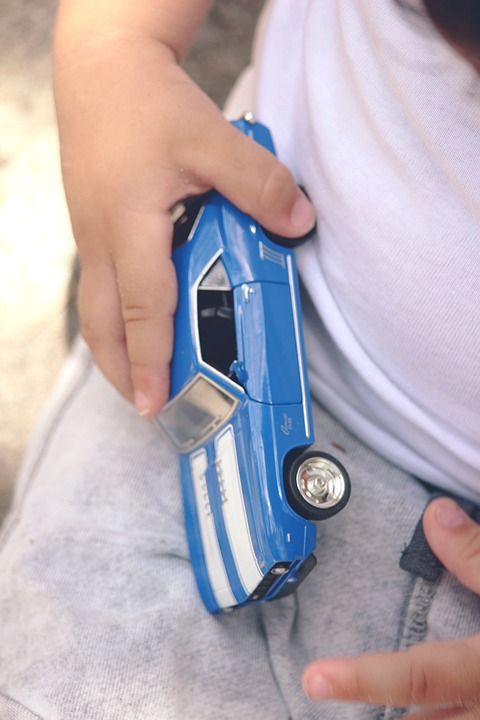 车 玩具 玩具车 童年 孩子 男孩 乐趣 车辆 小的 游戏