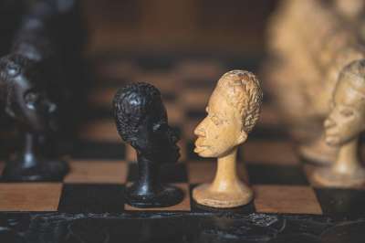 象棋 棋盘上的棋子 木制人物 棋盘 象棋比赛 国际象棋游戏 农民