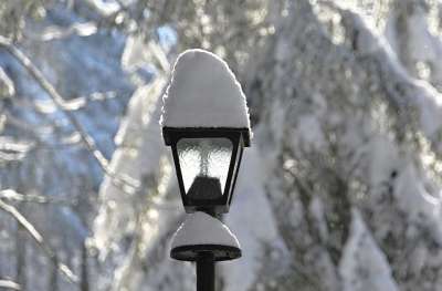 冬天 灯笼 雪 灯柱 路灯 雪覆盖 下雪的 寒冷的 霜 冰冷的