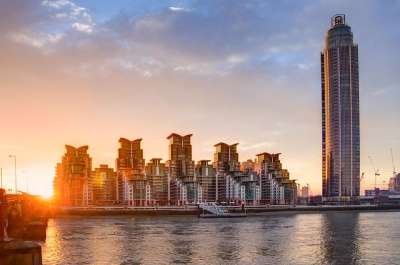 伦敦 圣乔治码头塔 日出 早晨 早期的 人类发展报告 颜色 英国