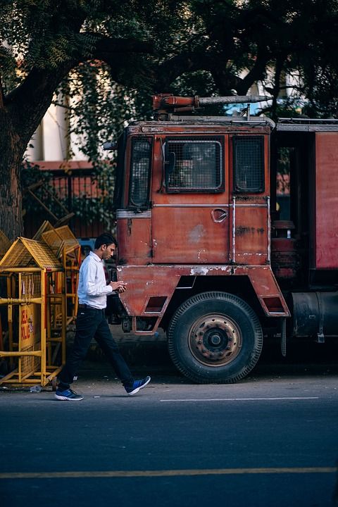 独自的 亚洲人 孟加拉国 书 坦率 随意的 细胞 手机 城市