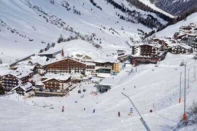 雪 冬季 山 寒冷的 体育 自然 山峰 滑雪场 滑雪胜地 追踪