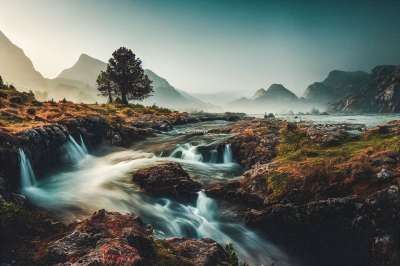 河 瀑布 自然 景观 多雾路段 树木 生成的Ai
