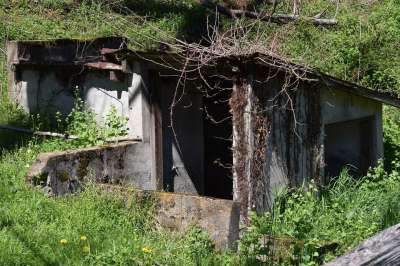 宅基 废墟 老的 弃 建造 农场 废弃的 风化 年迈的 荒凉的