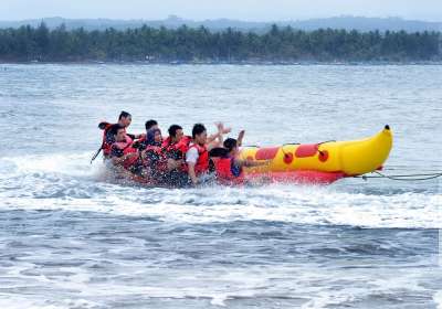 海滩 乐趣 团队 夏天 假期 海滩乐趣 海 人们 快乐的