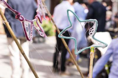 自然 季节 人们 庆典 夏天 肥皂泡 风 吹 孩子们 出生日期