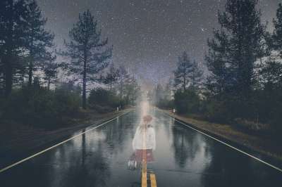 鬼 女孩 路 夜晚 万圣节 可怕的 恐怖 邪恶的 爬行 女士