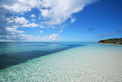 蓝色的水 空荡荡的海滩 假期 水 海滩 海 蓝色的 夏天 沙