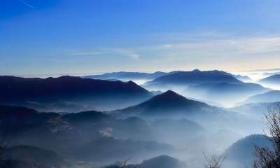 斯洛文尼亚 山 天空 云 多雾路段 阴霾 薄雾 谷 沟壑 日出