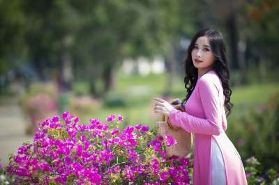 奥黛 女士 模型 时尚 风格 时尚的女人 化妆品 发型 时装模特