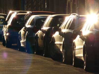 公园 汽车 汽车队列 交通 停车位 车辆 柱子 过满 城市 路
