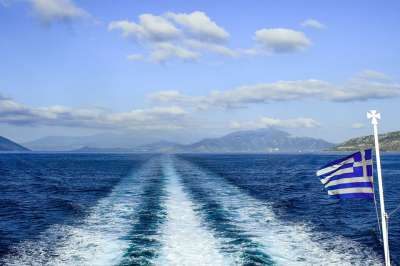 旅行 假期 夏天 旅游 海 爱琴海 渡船 旗帜 希腊国旗 希腊