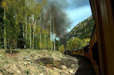 秋天的火车 火车 铁路 圣胡安 山 秋天 蒸汽 窄轨 运输