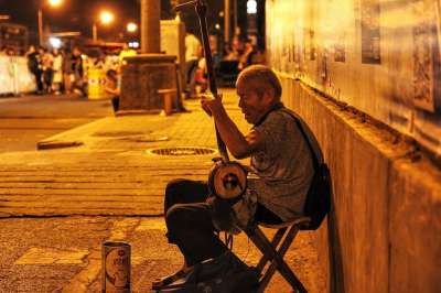 光影 老人 夜晚 街头 捕捉 生活 情绪 中国 行摄