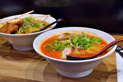 拉面 食物 请享用 可口 面条 介绍 盘子 厨师 吃 一顿饭