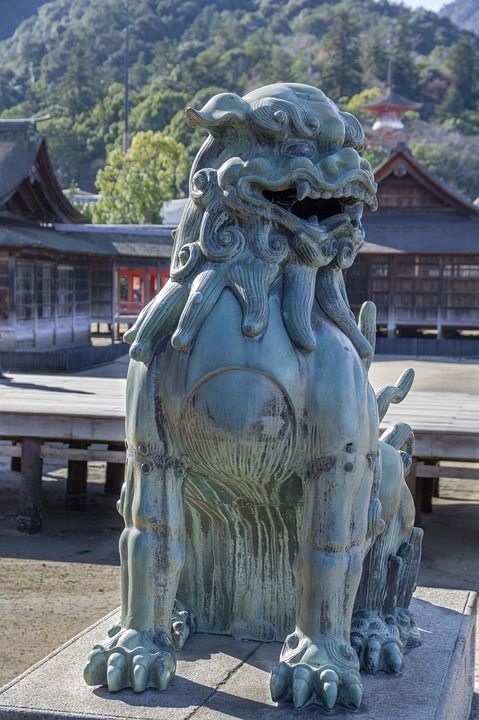 日本 宫岛 狮子 雕像 寺庙