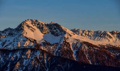 山 岩 冬天 景观 森林 雪 黄昏 瓦莱州 瑞士