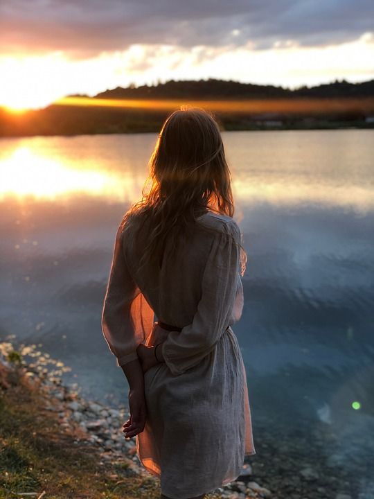 肖像 女孩 自然 湖 日落