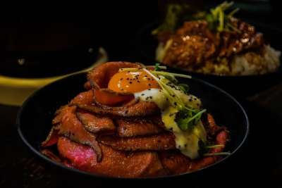 牛肉 白饭 蛋 食物 一顿饭 肉 美味的 晚餐 亚洲人 美食