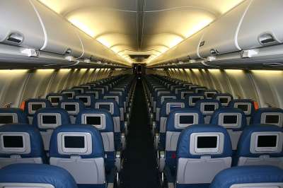 舱 飞机 行李车厢 内部的 存储空间 灯光 座位 空的 设计