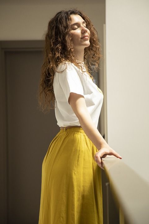 青年 女孩 女子 模型 姿势 肖像 美丽 有吸引力 时尚 脸
