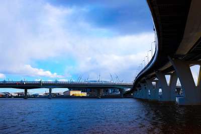 桥 城市 河 体系结构 建造 水 体育场 体育 天空 云 海
