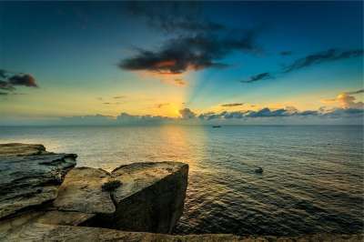 日落 黄昏 海滩 海洋 海 地平线 岩石 海岸 云