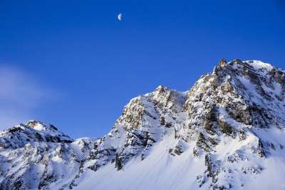 蓝色的 月亮 山 天空 雪 冬天