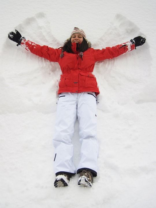天使 寒冷的 享受 女性 冻结 乐趣 铺设 制作 目睹 雪