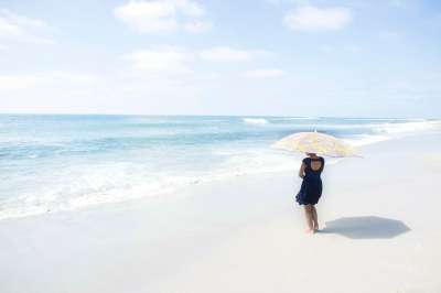 海滩 海岸 沙 夏天 海 水 假期 冒险 旅行 波浪 女士