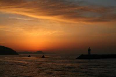 日出 海洋 天空 日落 暮 黄昏 灯塔