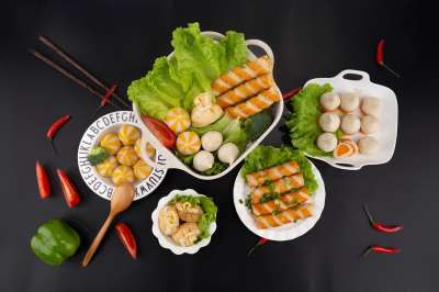 火锅 福袋 蛋卷 黑底 食物 美食 新年 辣椒 鱼子 火锅