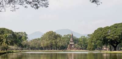 泰国 素可泰 一部分的历史公园 窟Mahāthāt 废墟 仍然是老皇宫