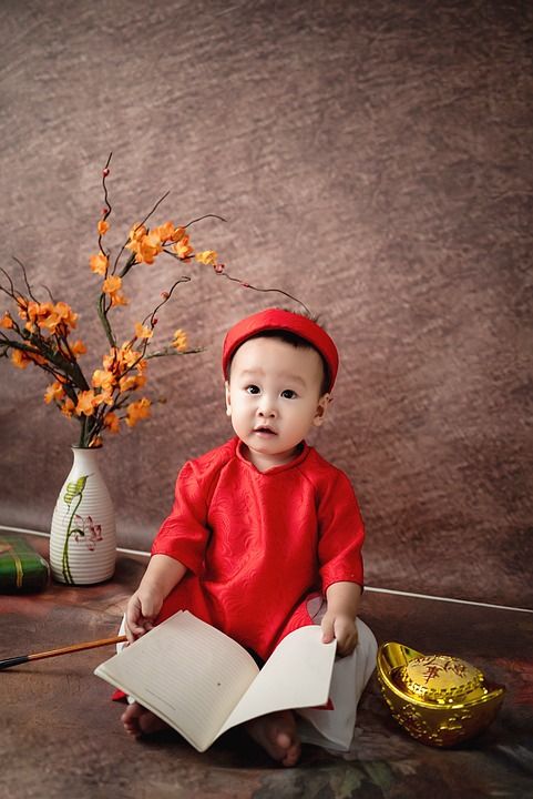 孩子 传统服饰 傲带 婴儿 年轻 学步的儿童 Tet