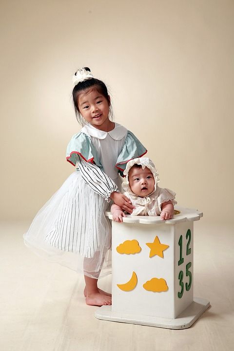 孩子 婴儿 儿童 可爱的 女孩 一个小小的 小的 年轻的