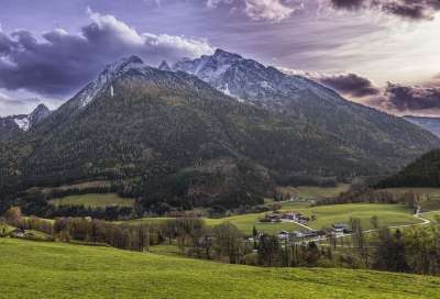 山 Watzmann 日落 美丽的 森林 树木 阿尔卑斯山