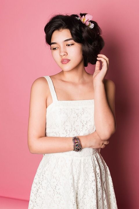美丽的女孩 年轻 青年 美丽的 美容 神秘 美丽 裙子 梦想