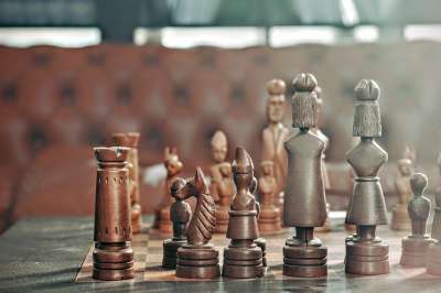 头脑 游戏 棋 雕刻的 雕塑 件 王 女王 车 典当 主教