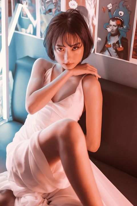 女士 模型 肖像 姿势 裙子 风格 时尚 摆姿势 年轻女子