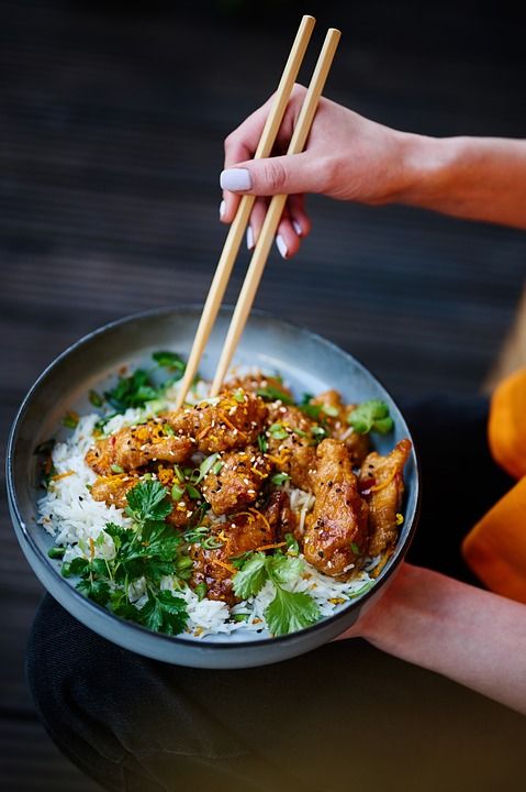 鸡 亚洲美食 食物 筷子 盘子 一顿饭 美食 美味的 可口
