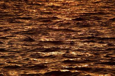 水 反射 自然 太阳 日落 海 湖 流动 水面 情绪 背景