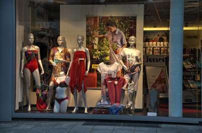 商店橱窗 装饰 人体模型 衣服 时尚 洞察力 商业 建造