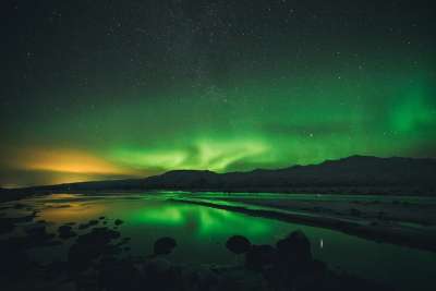 自然 景观 黑暗的 夜晚 极光 星星 观星 天文摄影 绿色 山