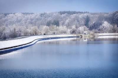 水库 湖 水 雪 冰淇淋 冬天 霜 冰晶 自然 景观