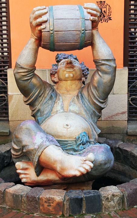 狮子 乌克兰 雕塑 酒鬼 葡萄酒 桶 一个餐厅 胃